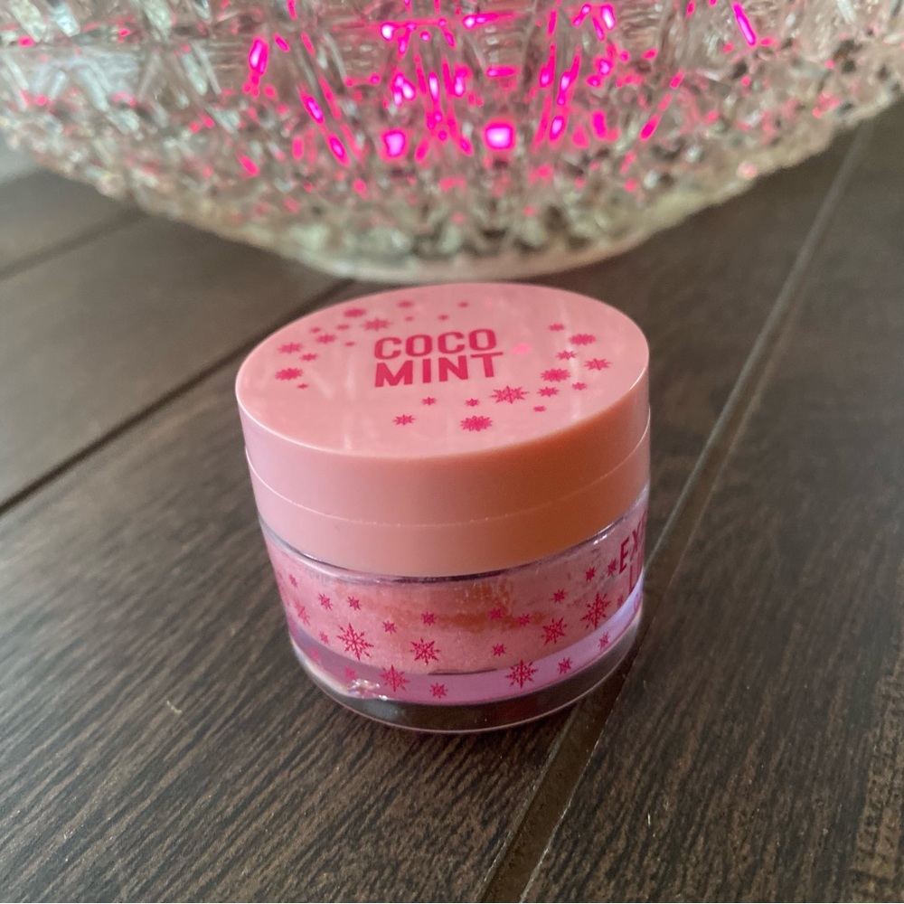 Bath & Body Works COCO MINT Exfoliating Lip Scrub - Picture 5 of 5